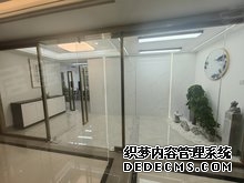 宝安中心区地铁口0距离 精装办公室带家私空调 高层双面采光